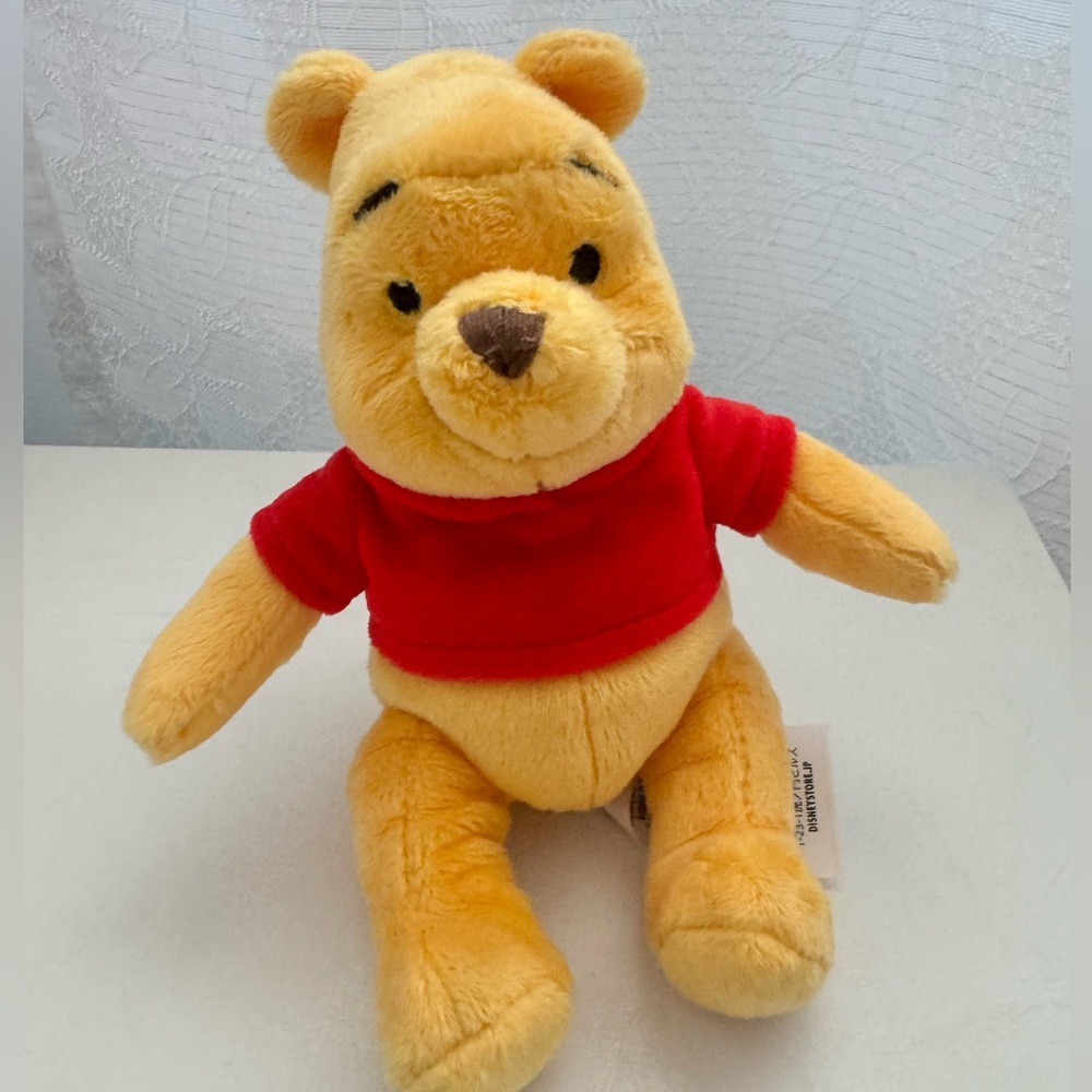 Mini Winnie the Pooh plushie